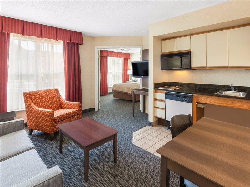 Affordable Suites Of America Detroit-Уоррен Экстерьер фото